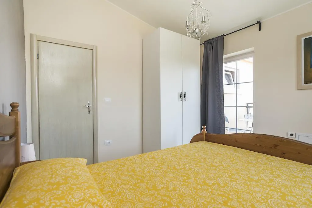 Apartments & Rooms Buoni Amici Murine 게스트하우스